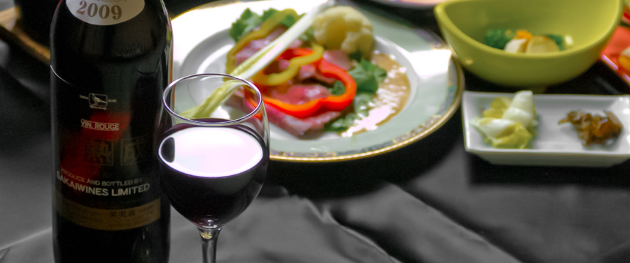 赤湯の名産ワインと一緒に夕食をお楽しみ下さい